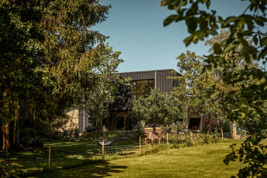 Architekt mit dem Auge für die Details einer Villa mit Naturblick und Fassadenverkleidung aus Stahl und Stein, Konsul Lorenzen Straße 5, 24376 Kappeln